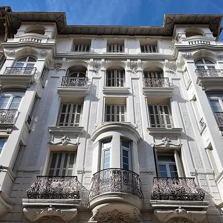 Carre D'or Massena Luxury